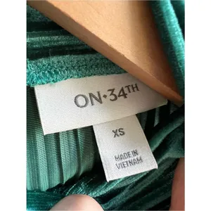 On 34th NWT Sleeveless High-Neck Pleated Tank Top Forest Emerald Green Size XS thumbnail 5
