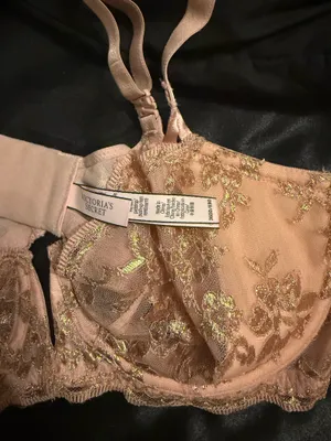 Victoria's Secret Bra thumbnail 2