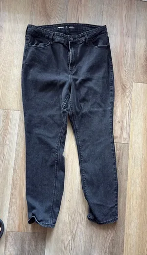 Old Navy Wow High-Rise Straight Jeans thumbnail 1