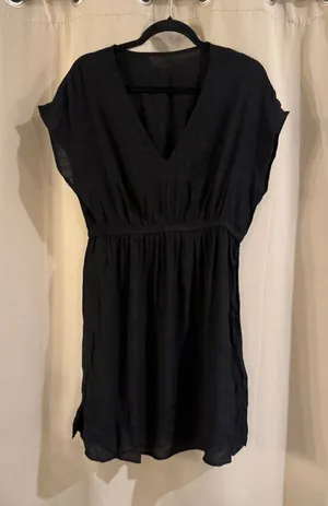 NWT Cupshe Black V-Neck Women's Swimsuit cover up thumbnail 1