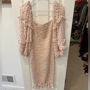 NWOT Petal & Pup Leia Floral Long Sleeve Dress thumbnail 4