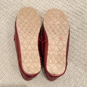 NEW CLARKS Faux‎ Fur Moccasin Slippers size 9 Metallic Red thumbnail 7
