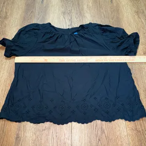 Old Navy Womens Large Black Eyelet Scallop Hem Puff Sleeve Blouse Top Feminine thumbnail 4