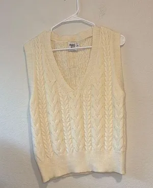 Princess Polly L/XL Women's Cream Cable Knit Sweater Vest thumbnail 1