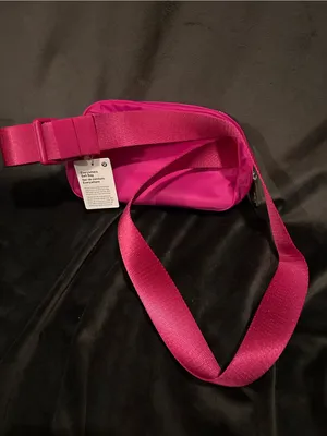 NWT lululemon Everywhere Belt Bag 1L - Sonic Pink Crossbody Waist Pack thumbnail 5