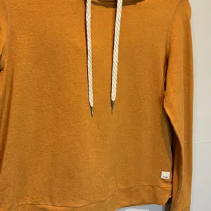 Vuori Women's Halo Essential Gold Pullover Long Sleeve Hoodie - size XS thumbnail 3