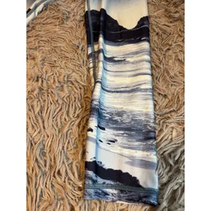 Aerie Chill Play Move Blue Mountain Landscape Print High Waisted Leggings M thumbnail 8
