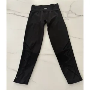 Victoria's Secret PINK Cool & Comfy Seamless Laser Cut Leggings Black Small‎ thumbnail 3