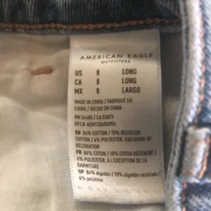 American Eagle Distressed Mom Jean Sz. 8L Light Wash Cotton Stretch Grunge thumbnail 7