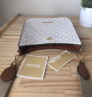 Michael Kors Purse thumbnail 3