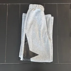 Amazon Women's Gray Star Sweat Pants thumbnail 2