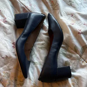 Calvin Klein Navy Natalynn Heeled Pumps thumbnail 3