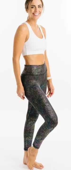 Zyia Active Black Vertical Mirage Light and Tight High Rise 7/8 Leggings Size 12 thumbnail 1