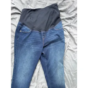Isabel Maternity by Ingrid & Isabel Skinny Jeans Dark Wash Full Belly Panel S thumbnail 2