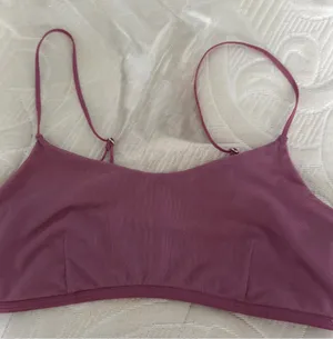 Alo Yoga Bra thumbnail 2