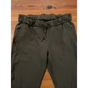 Lululemon On The Fly Crop 23" Dark Olive Green Luxtreme Drawstring Pants Size 8 thumbnail 10