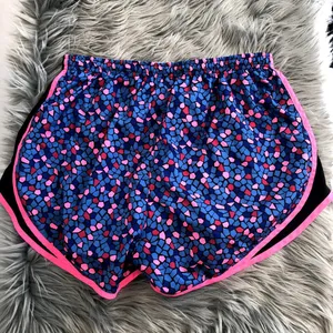NWOT Nike Dri-Fit Mosaic Pattern Athletic Shorts, Size Large, L thumbnail 2