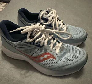Saucony Women's Omni 19 Running Shoe, Sky/Storm like new size 9 thumbnail 1