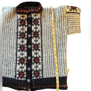 VTG Wool Chunky Knitted Cardigan Sweater M Black Cream Red Metal Scroll Buttons thumbnail 8