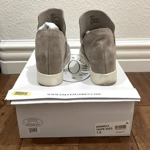Steve Madden Taupe Suede Wrangle Booties thumbnail 3