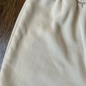 Amazon beige sweatshirt/pants set thumbnail 12