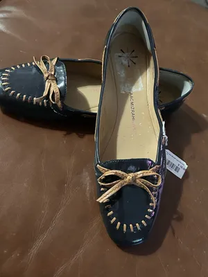 Isaac Mizrahi Navy Patent Loafers with Tan Bow 10M thumbnail 2
