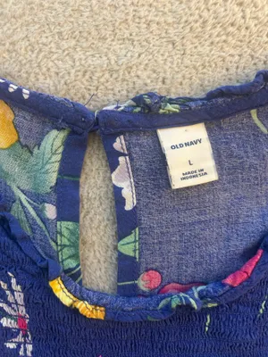 Old Navy Top Women’s Medium Sleeveless thumbnail 2