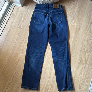Banana Republic Straight Leg Jean thumbnail 4