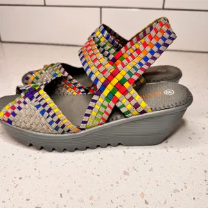 Bernie Mev Fame Woven Rainbow Silver Wedge Sandals Womens 39 or 8 Platform‎ thumbnail 4
