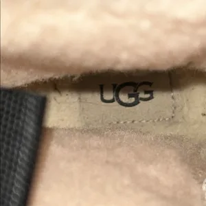 UGG Women’s Waterproof Shearling Ankle Boots – Size 7 thumbnail 6