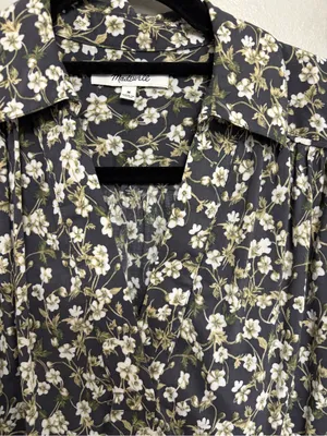 Madewell Easy Long-Sleeve Popover Shirt in Dark Pavement Floral - Size M thumbnail 9