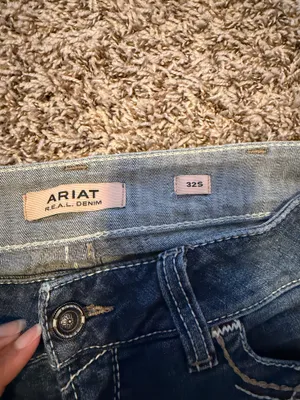 Women’s sz 32S Ariat Mid Rise Boot Cut Jeans thumbnail 4
