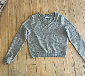 American Eagle Sweater XS Women’s V-Neck brown pullover thumbnail 1