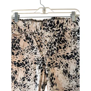 Nine West White Multi Animal Print Capri Pants Women Sz 8 thumbnail 6
