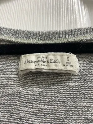 Vintage Y2K Abercrombie & Fitch Heather Gray Embellished V-Neck Top Indie Sleaze thumbnail 3