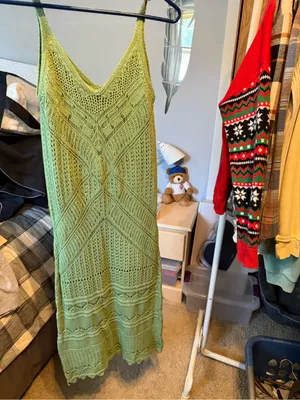 Sleeveless Knit Maxi Dress in Light Green thumbnail 2