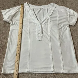 POL Short Sleeve V Neck Button Up Oversized Henley Tee Shirt White Ribbed Size S thumbnail 4