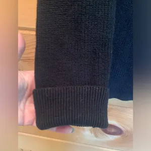 Abercrombie & Fitch women’s button back sweater. Black. Medium. thumbnail 3