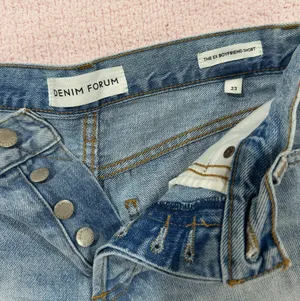 Aritzia Denim Forum Shorts thumbnail 3