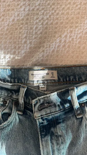 Abercrombie & Fitch Jeans | Abercrombie & Fitch Ultra High Rise 90s Straight Jean Split Hem thumbnail 4