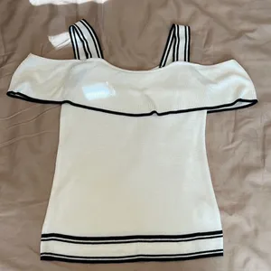 Banana Republic szXS cold shoulder white with black trim summer sweater EUC thumbnail 2