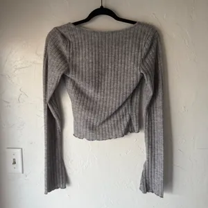 UO Out From Under Grey Fairy Long Sleeve Crop Top Size S‎ Dainty Going Out thumbnail 8