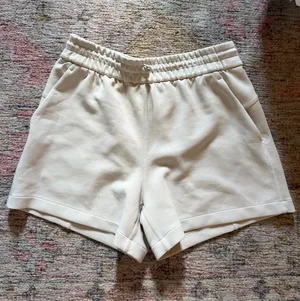 Lululemon Softstreme High-Rise Short 4" Bone thumbnail 3