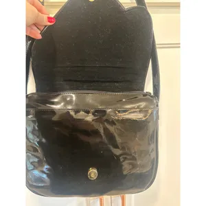 Vintage Black Patent Leather Shoulder Bag Purse Flap Gold Buckle Genesis thumbnail 4
