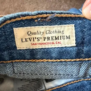 Levi's Blue Denim Mom Shorts with Gold Stitching thumbnail 6