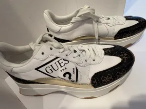 Guess Flpcb5Fal12 CalebB5 Fashion Women Sneaker White Brown US 8.5 thumbnail 1