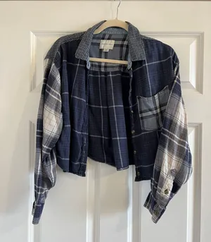 American Eagle Outfitters thumbnail 1