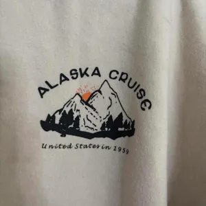 💕Cream crew neck long sleeve Alaska sweatshirt graphic casual vintage thumbnail 2