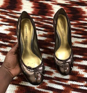 Antonio Melani Y2K Brown Whimsygoth schoolgirl patent genuine leather kitten 3” heels pumps thumbnail 4