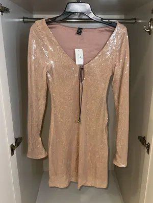 Windsor A Night Like This Sequin V-Neck Mini Dress thumbnail 2